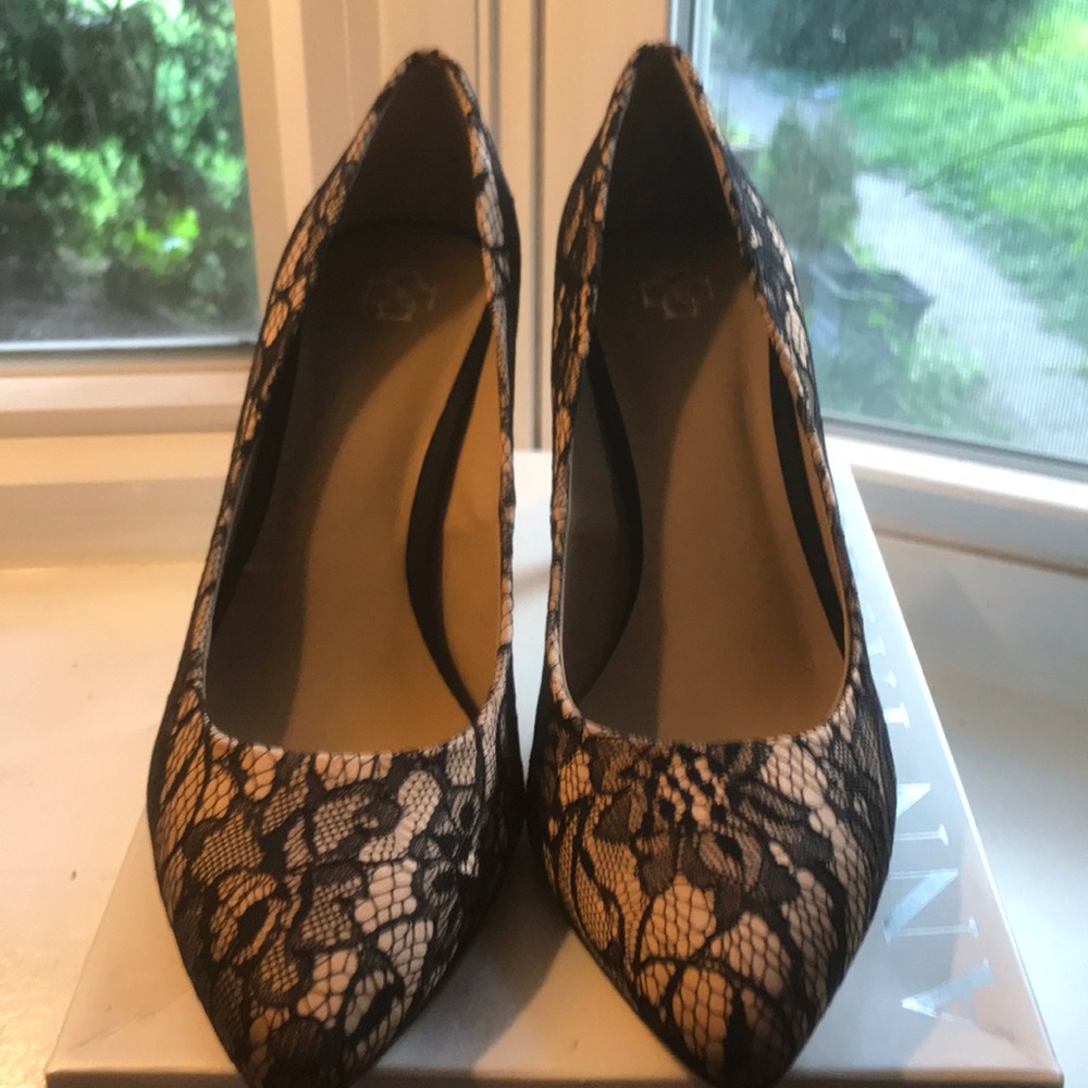 New w/box ..Lace Ann Taylor Shoe.